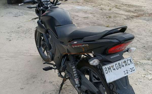 HONDA CB 150 Verza