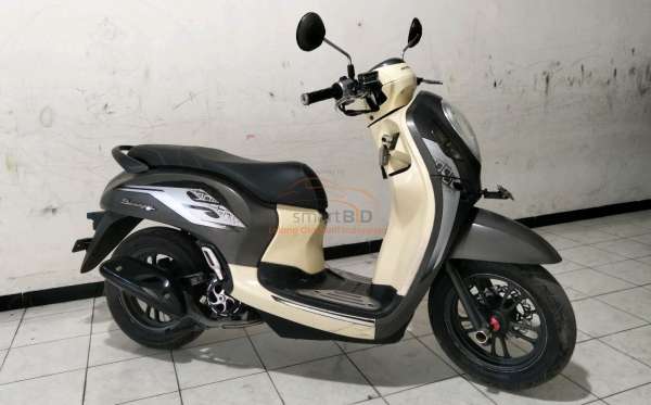 HONDA SCOOPY SPORTY