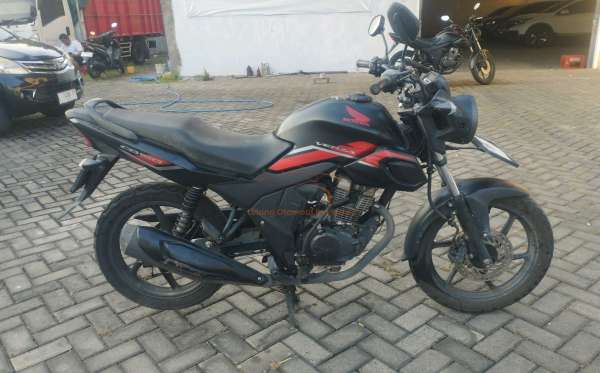 HONDA CB 150 Verza