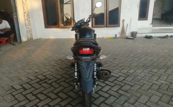 HONDA CB 150 Verza