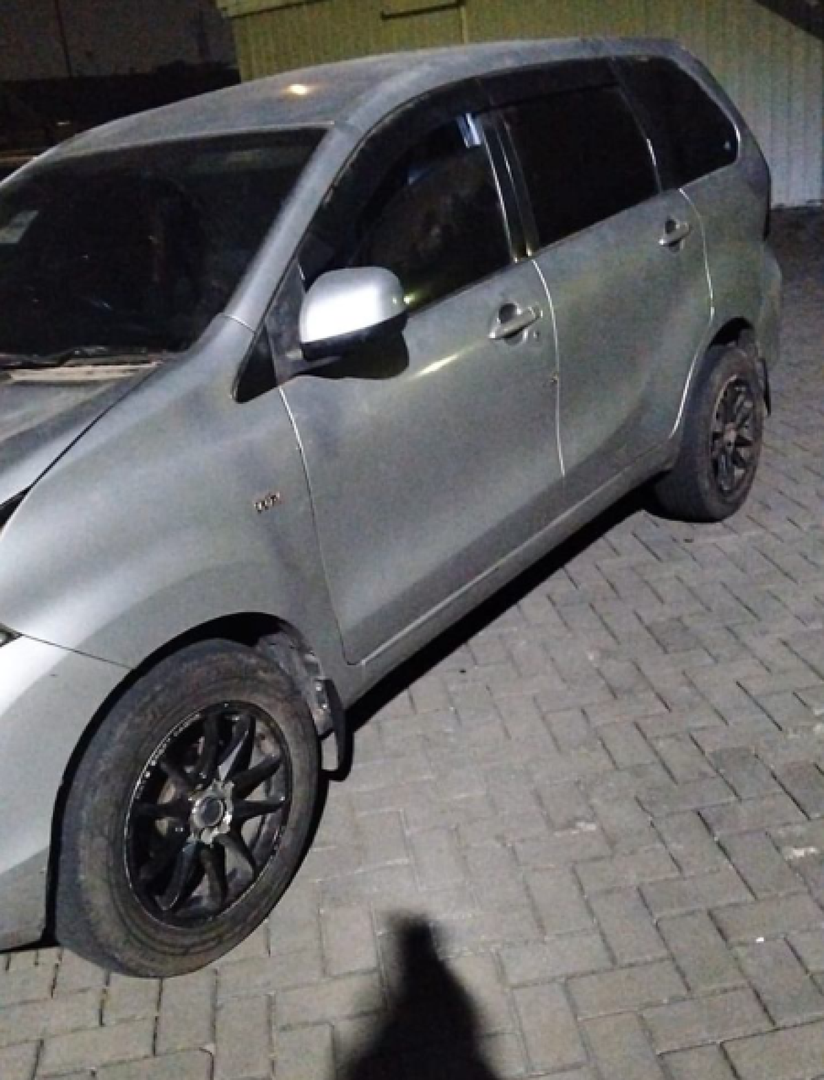 TOYOTA  AVANZA  1.3 E