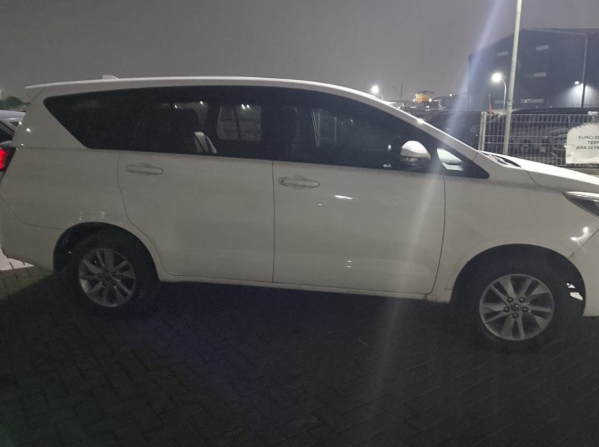 TOYOTA  INNOVA  2.4 G