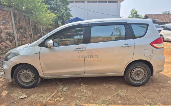 SUZUKI ERTIGA