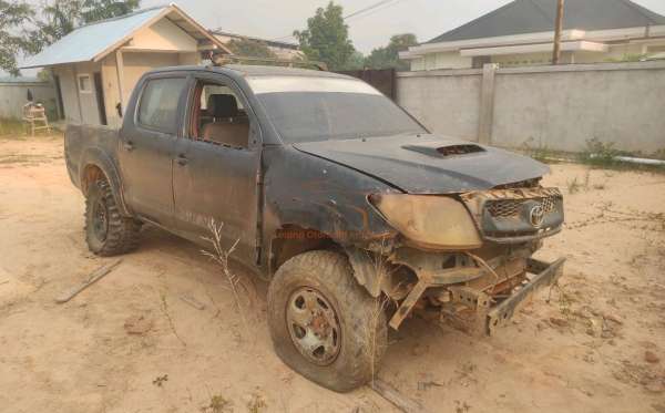 TOYOTA HILUX