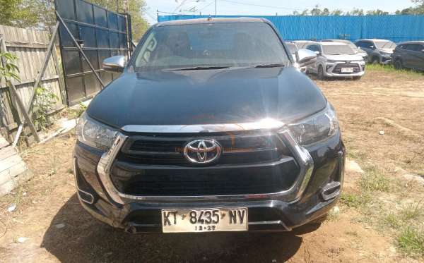 TOYOTA HILUX 2.4G DC 4X4