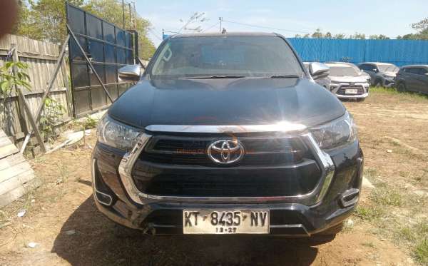 TOYOTA HILUX 2.4G DC 4X4