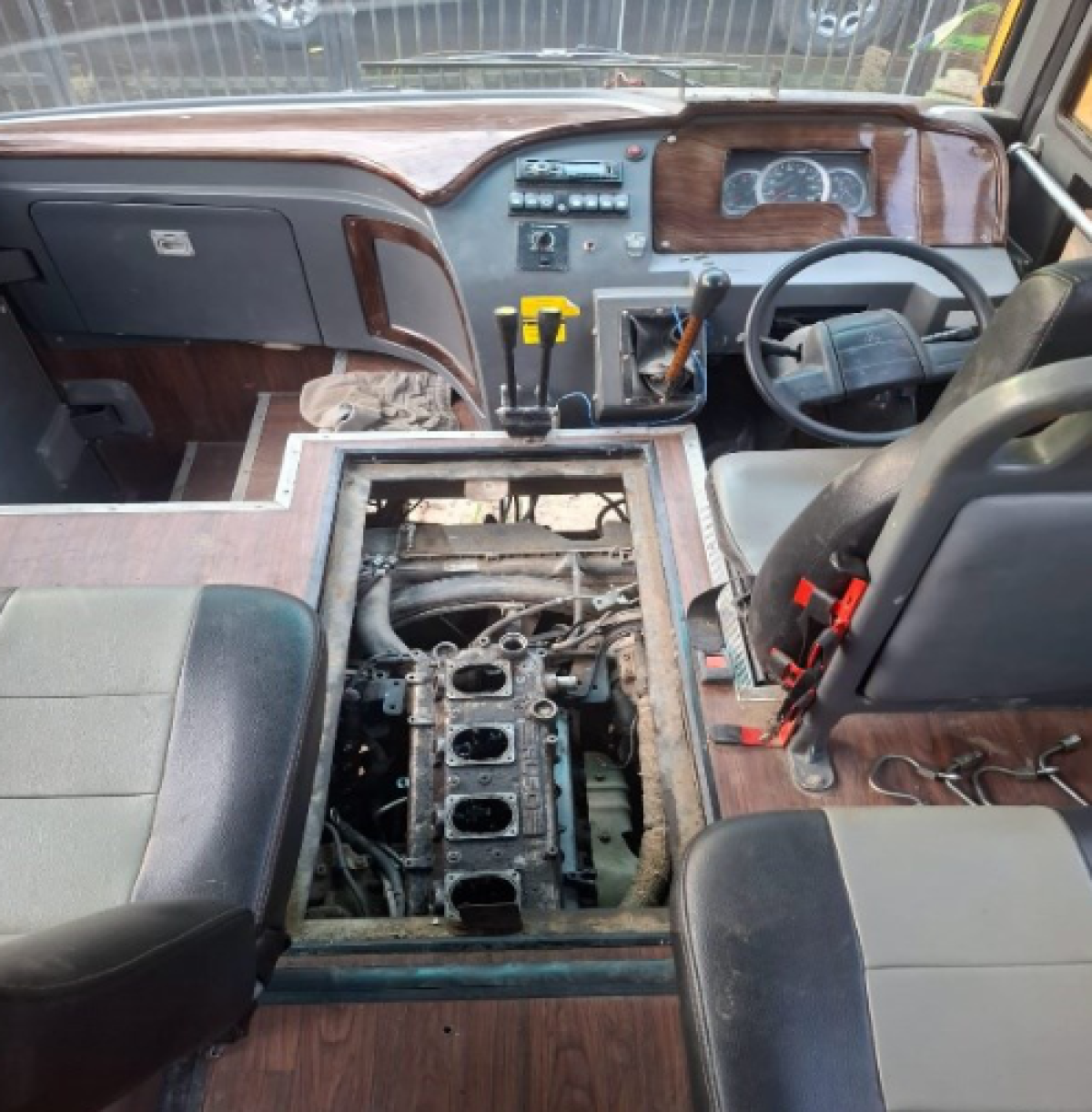 MITSUBISHI FE  84