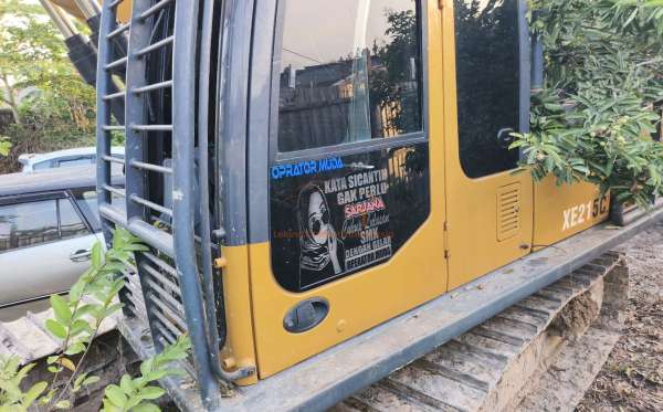 XCMG EXCAVATOR XE215C