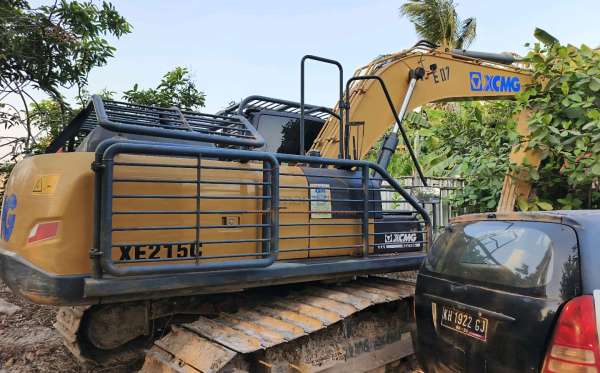 XCMG EXCAVATOR XE215C