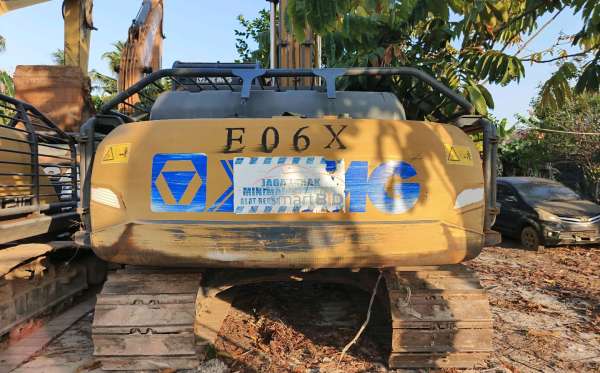 XCMG EXCAVATOR XE215C