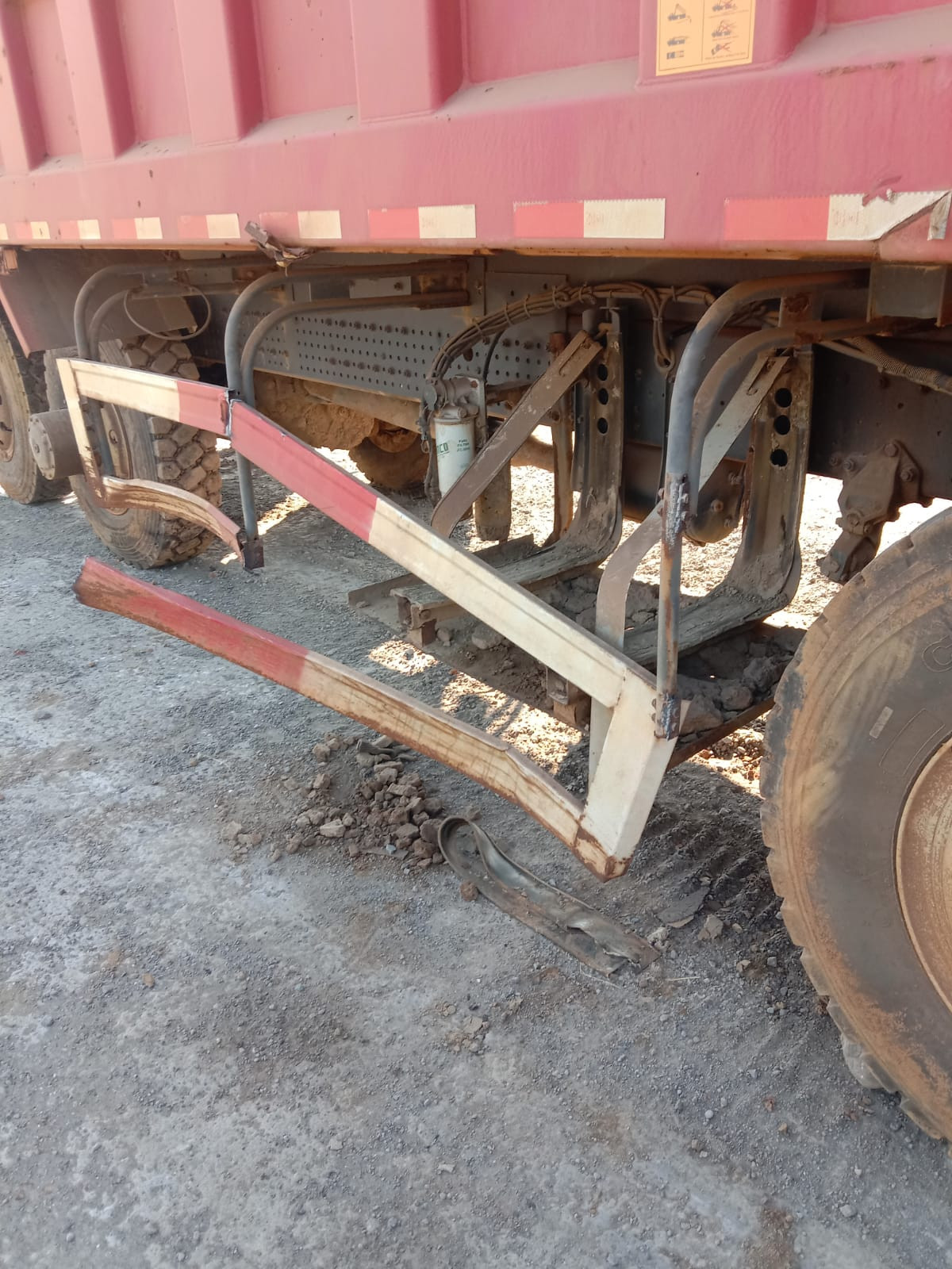 HONGYAN  DUMP TRUCK CQ-3314 (8X4)