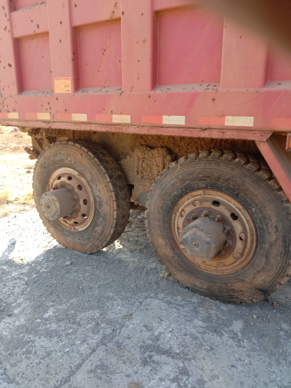 HONGYAN  DUMP TRUCK CQ-3314 (8X4)