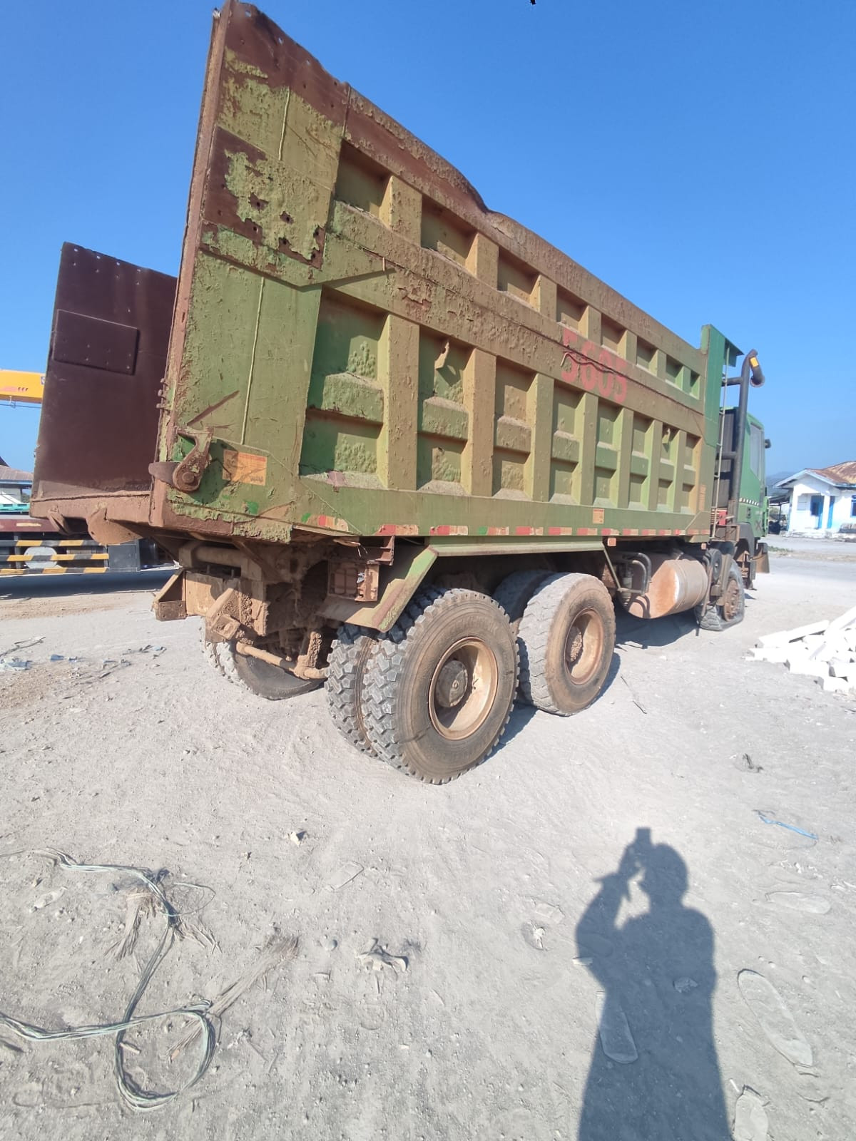 HONGYAN  DUMP TRUCK
