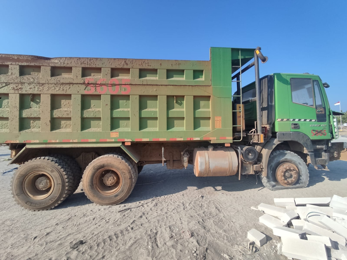 HONGYAN  DUMP TRUCK