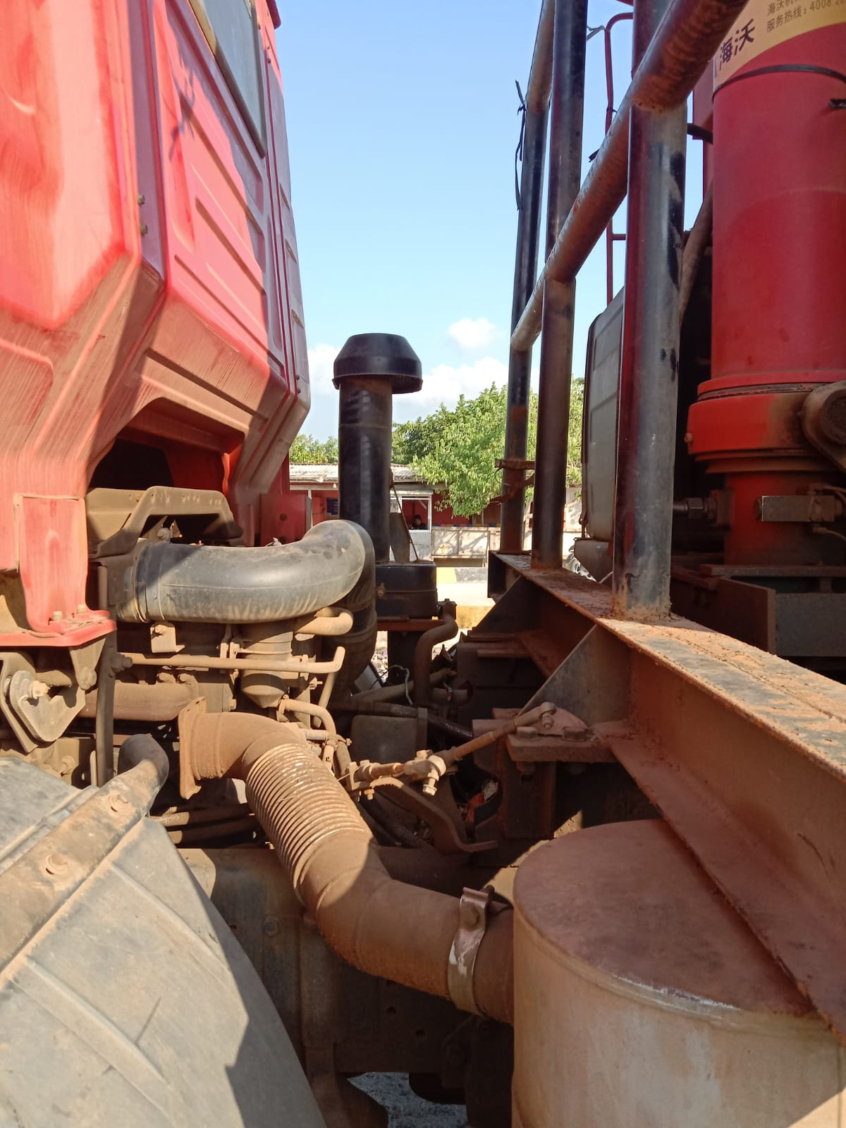 HONGYAN  DUMP TRUCK CQ-3314 (8X4)