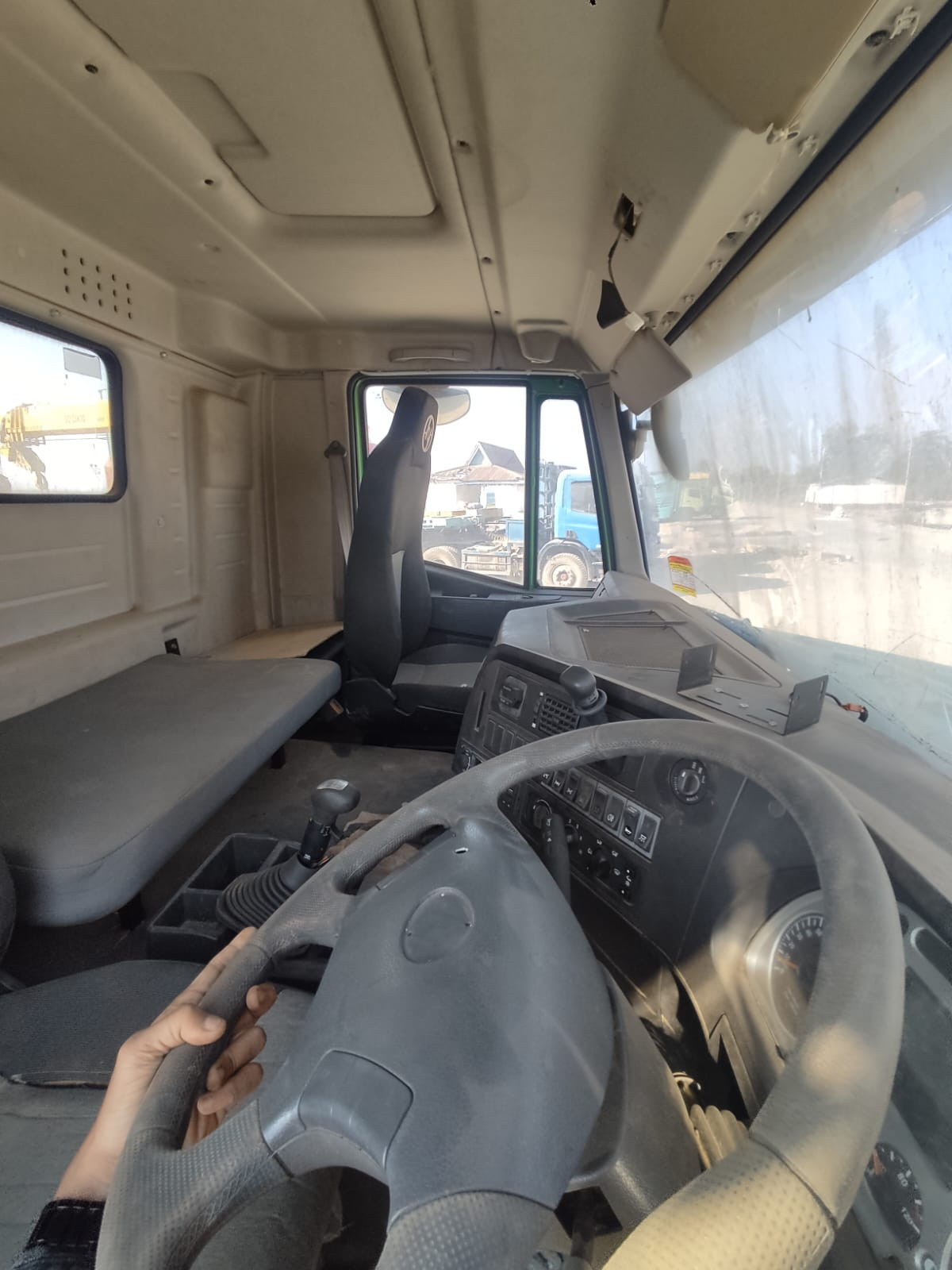 HONGYAN  DUMP TRUCK