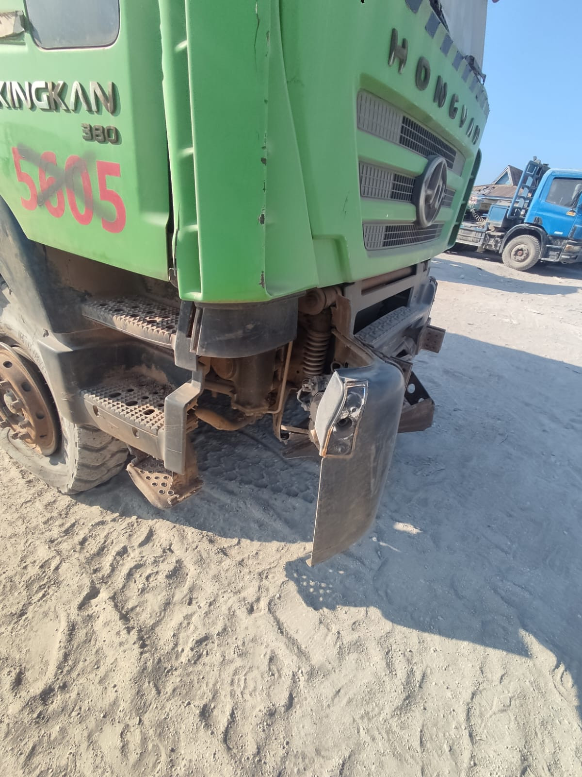 HONGYAN  DUMP TRUCK
