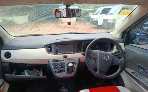 DAIHATSU  SIGRA