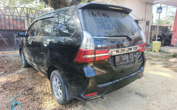 DAIHATSU XENIA 1.3 X