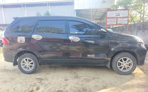 DAIHATSU XENIA 1.3 X