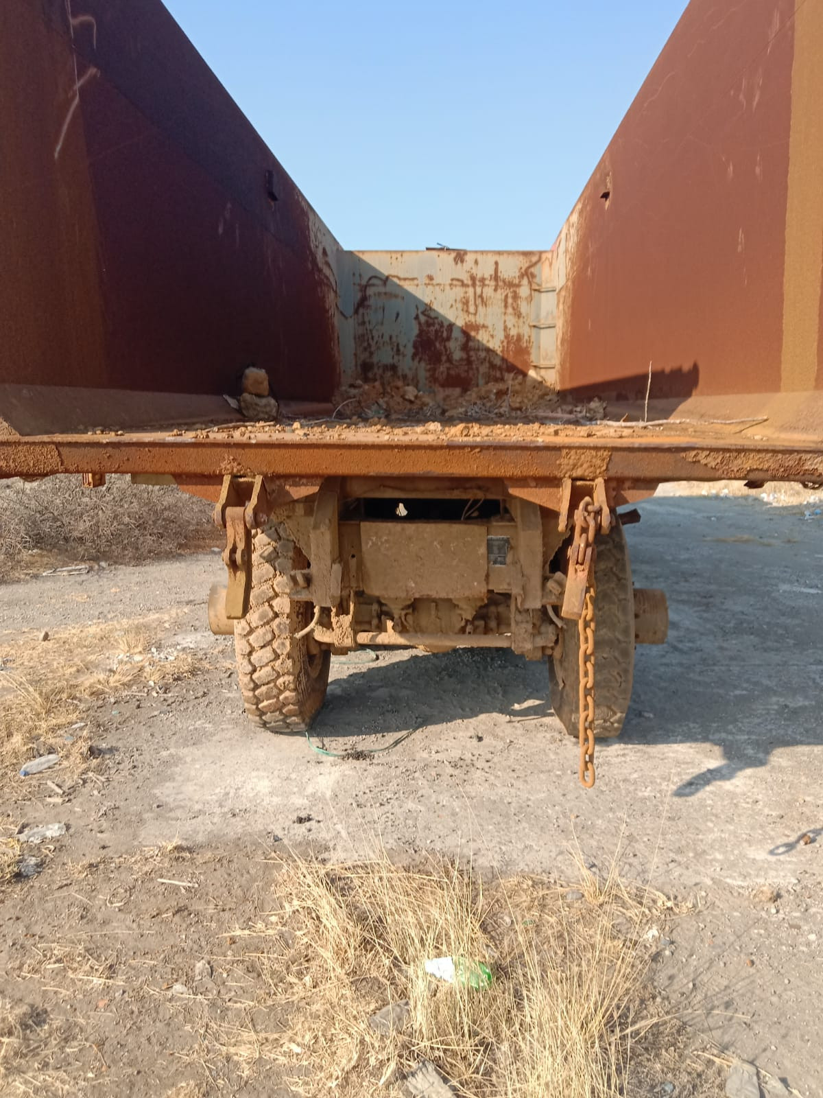 HONGYAN  DUMP TRUCK CQ-3314 (8X4)