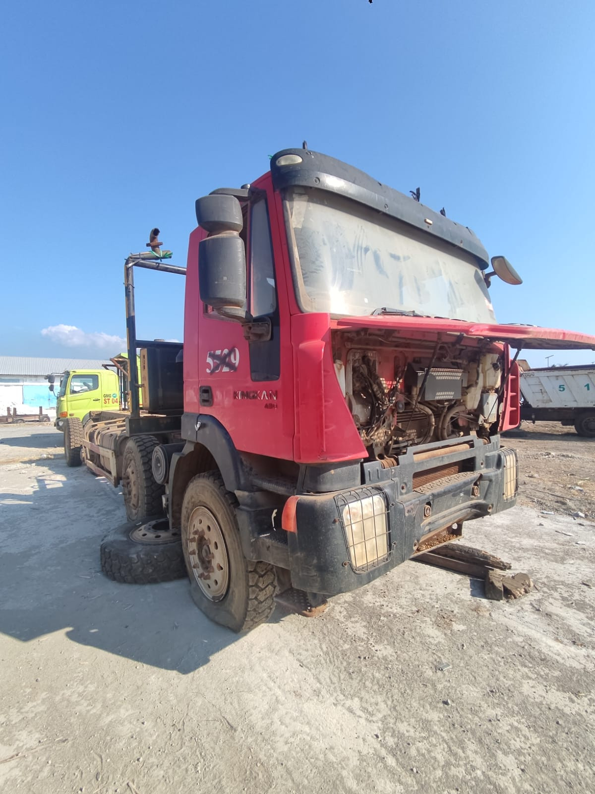 HONGYAN  DUMP TRUCK CQ-3314 (8X4)