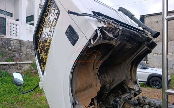ISUZU  NMR  71T HD 6.1