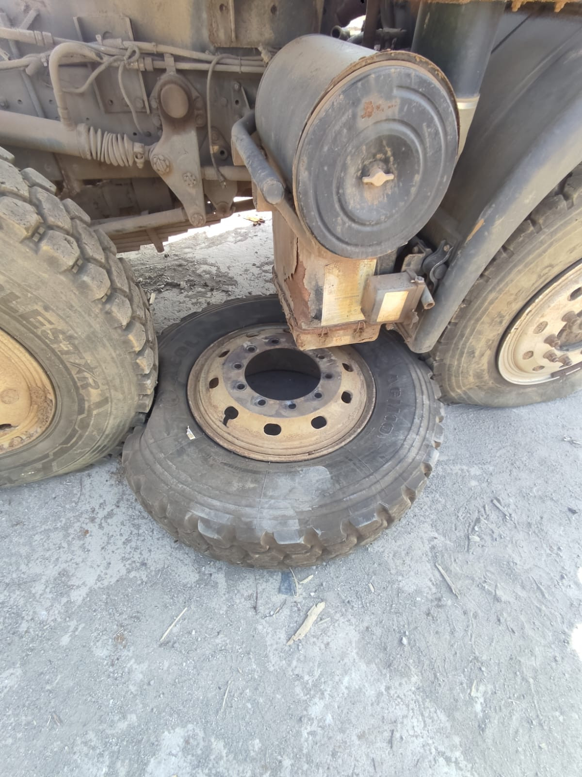 HONGYAN  DUMP TRUCK CQ-3314 (8X4)