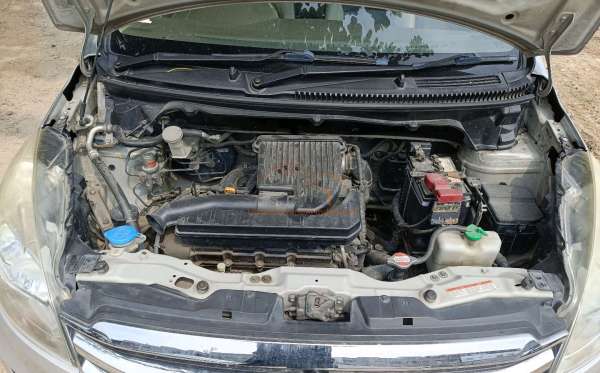 SUZUKI  ERTIGA  DX