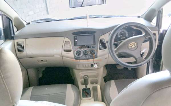TOYOTA INNOVA G