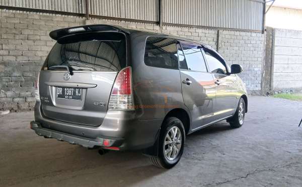 TOYOTA INNOVA G