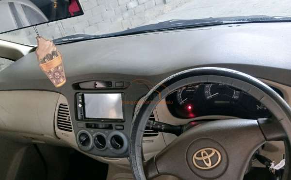 TOYOTA INNOVA G