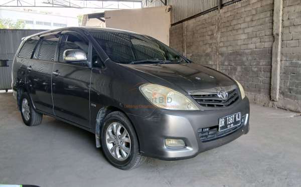 TOYOTA INNOVA G