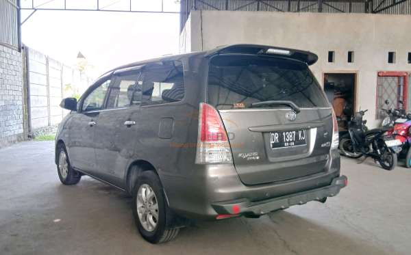 TOYOTA INNOVA G