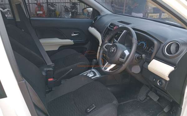 TOYOTA RUSH S