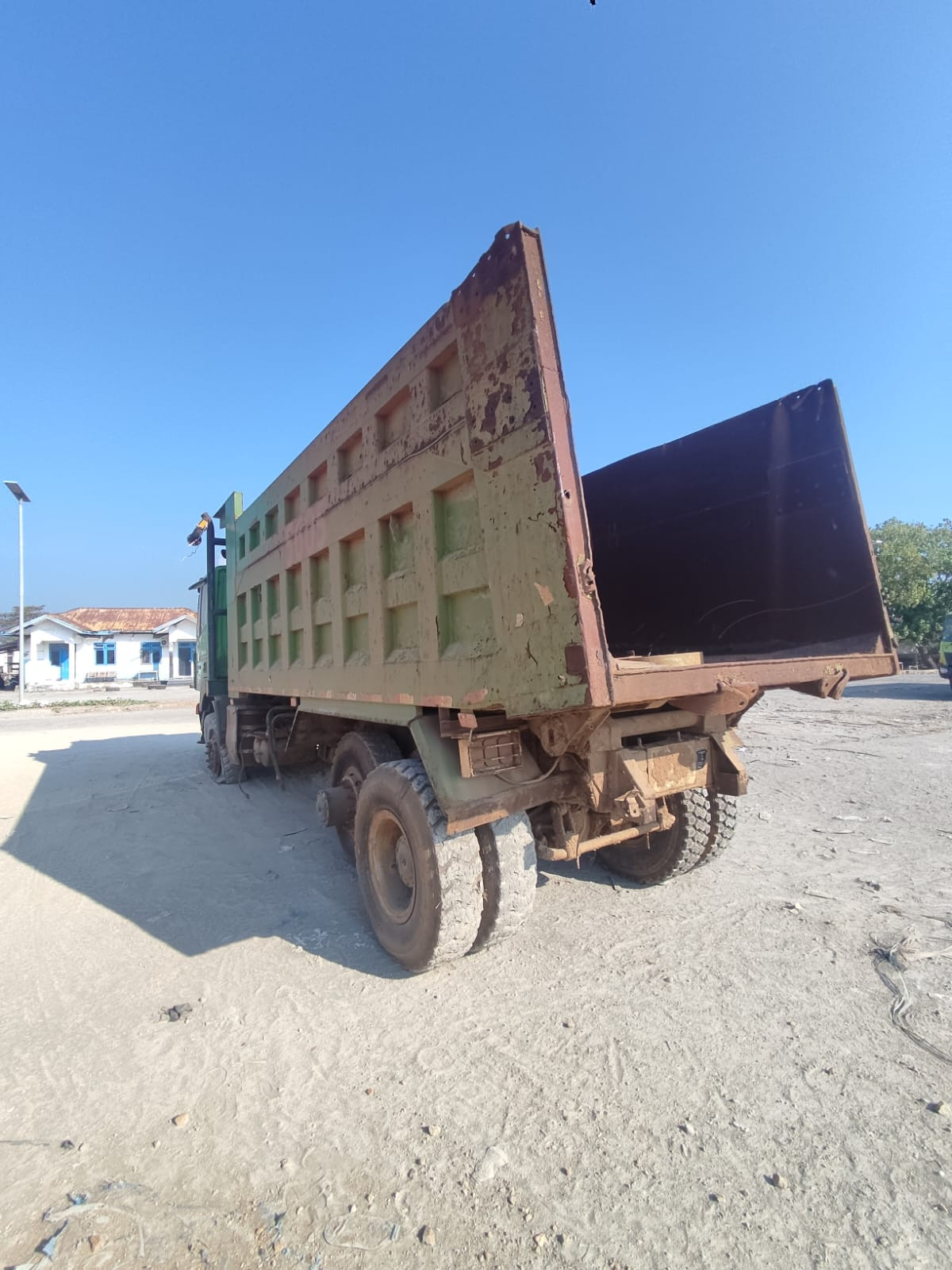 HONGYAN  DUMP TRUCK