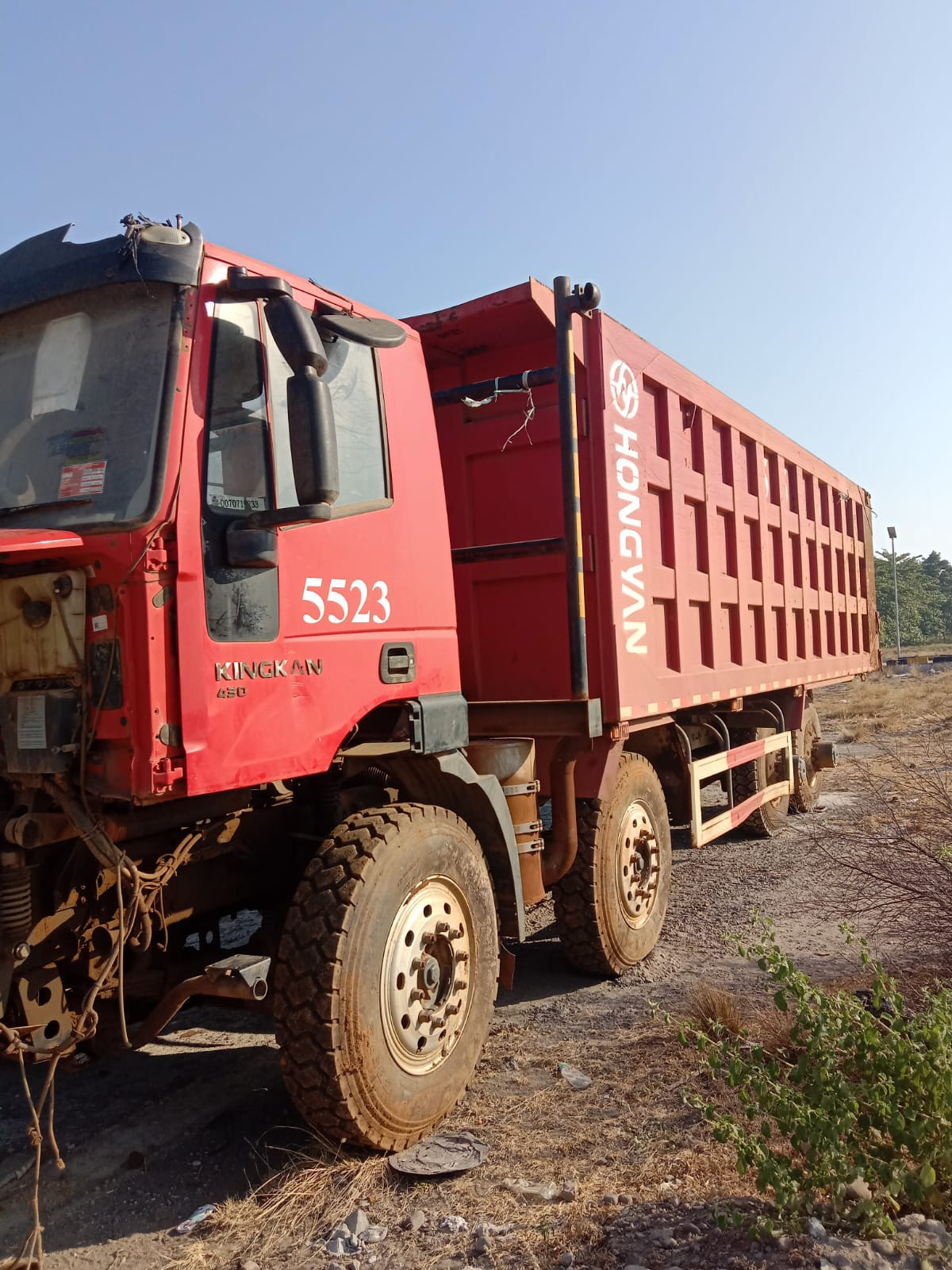 HONGYAN  DUMP TRUCK CQ-3314 (8X4)
