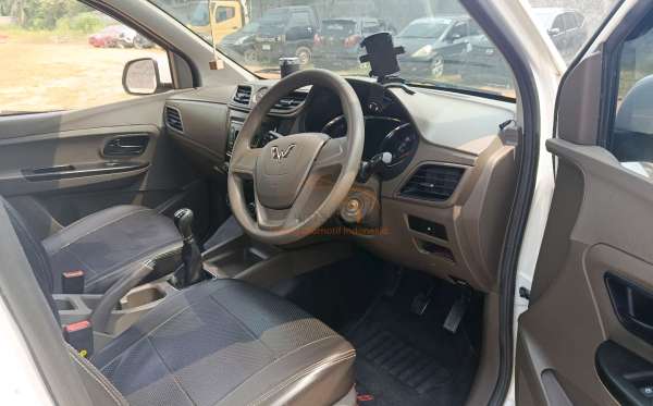 WULING CONFERO 1.5