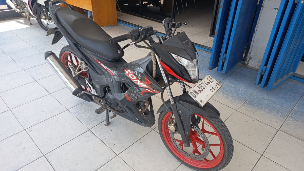 HONDA SONIC 150 R