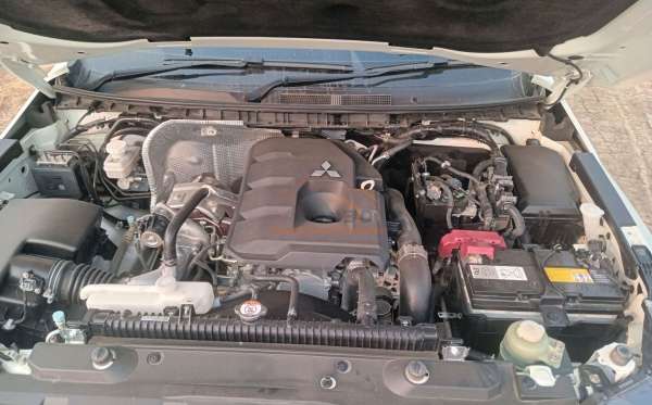 MITSUBISHI DC GLS 4X4