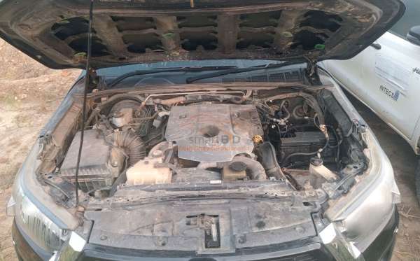 TOYOTA HILUX 2.4G DC 4X4