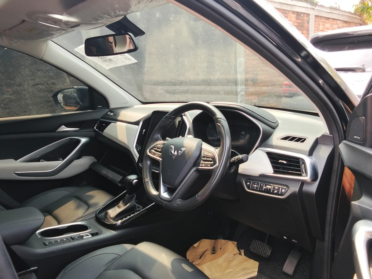 WULING ALMAZ 1.5L T LUX