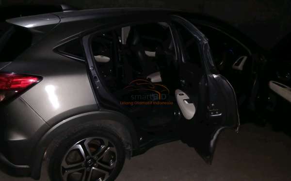 HONDA HRV 1.8 RS CVT CKD PRESTIGE