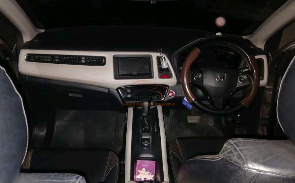 HONDA HRV 1.8 RS CVT CKD PRESTIGE