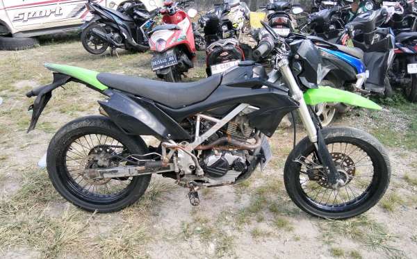 KAWASAKI KLX 150