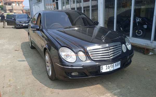 MERCEDES BENZ E 280
