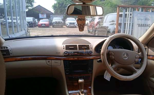 MERCEDES BENZ E 280