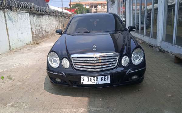 MERCEDES BENZ E 280
