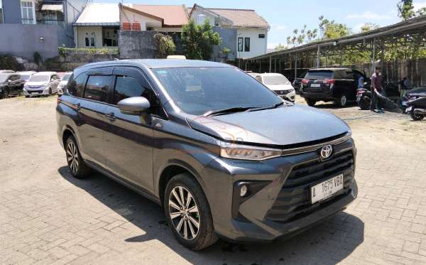 TOYOTA AVANZA