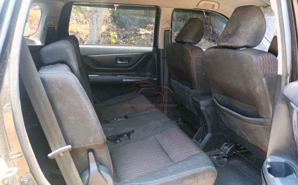 TOYOTA AVANZA